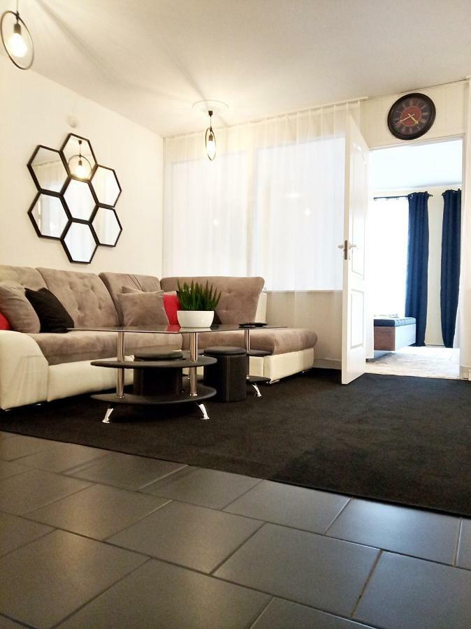 Central Point Appartement Zielona Góra Buitenkant foto
